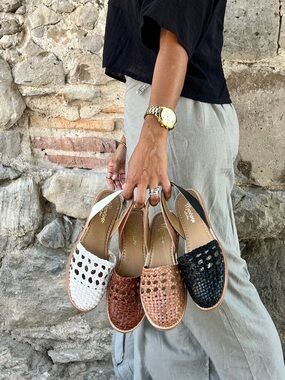 NWOT Macarena Collection Huarache Sandals - Tan